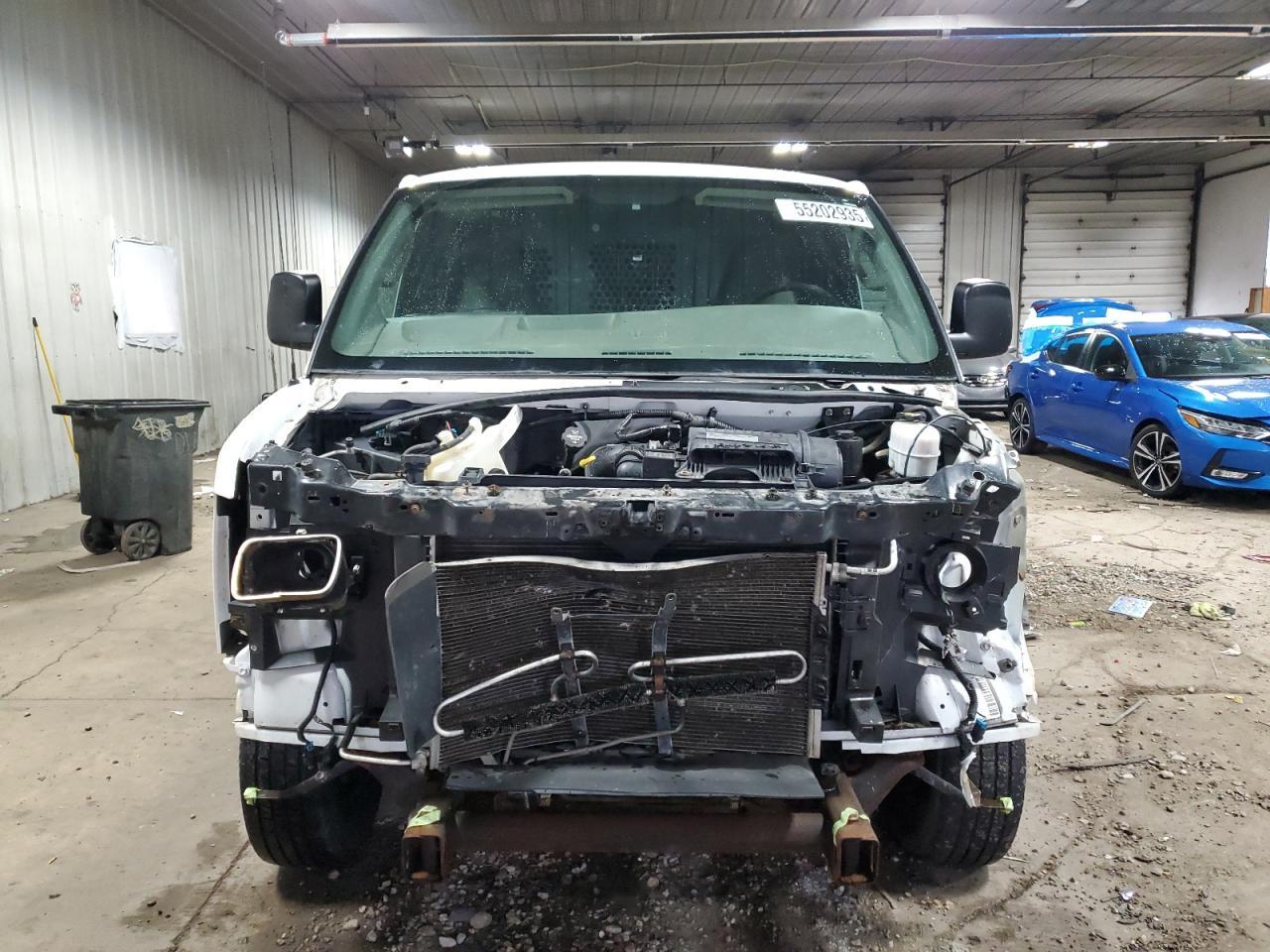 2016 Chevrolet Express G2500 - Image 5