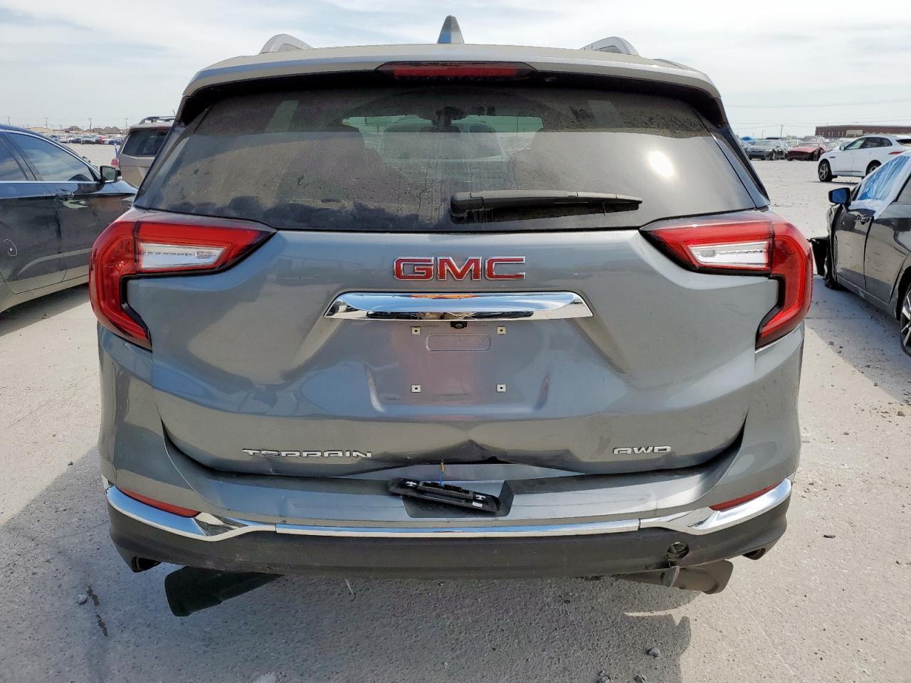 2023 GMC Terrain Slt - Image 6