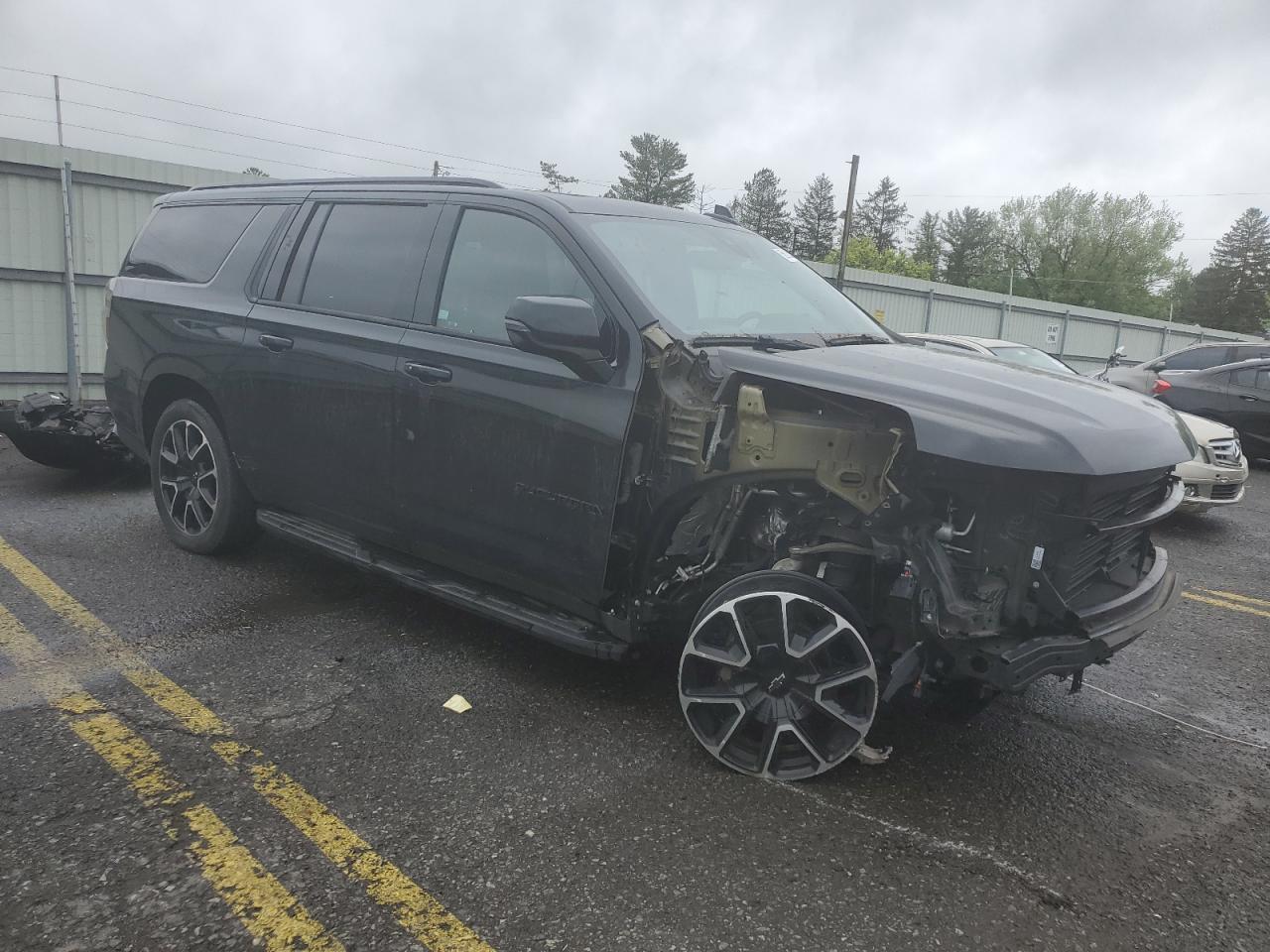 2021 Chevrolet Suburban K1500 Rst - Image 4