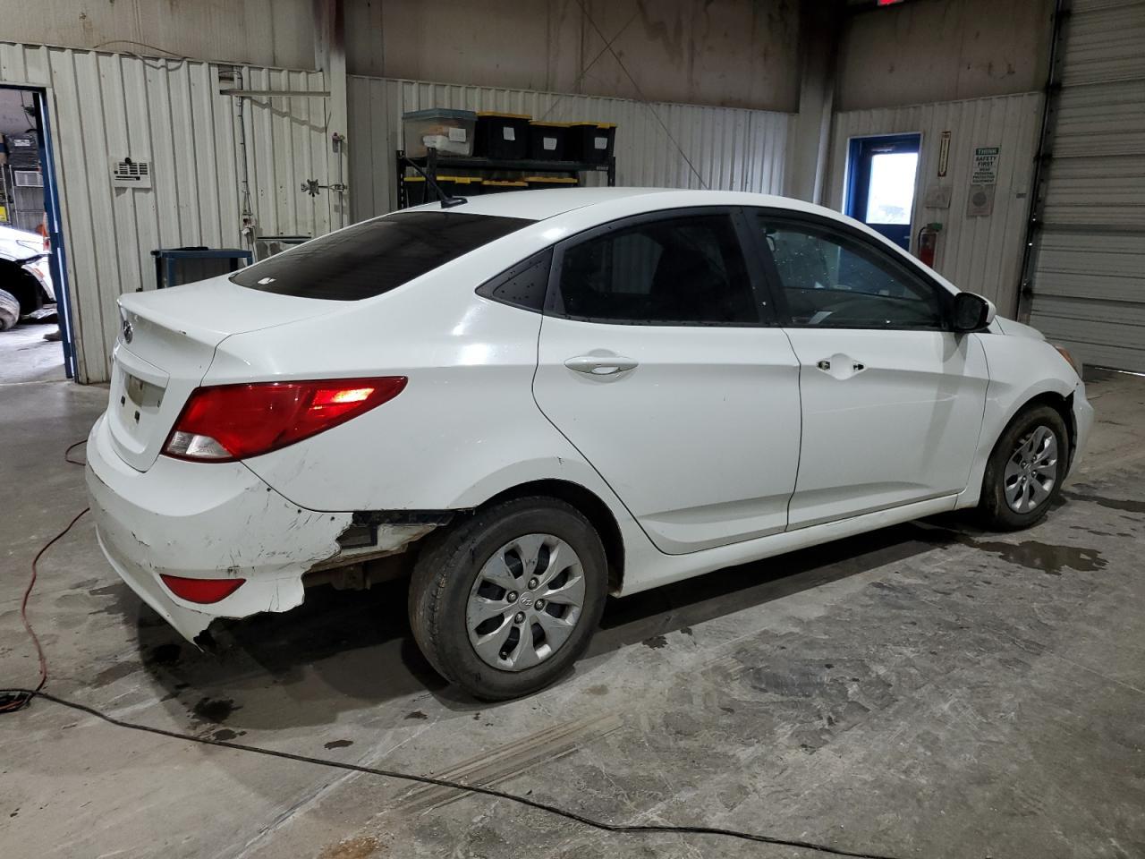 2015 Hyundai Accent Gls - Image 3
