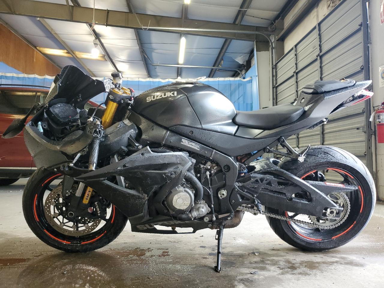 2021 Suzuki Gsx-R1000 R - Фото 3