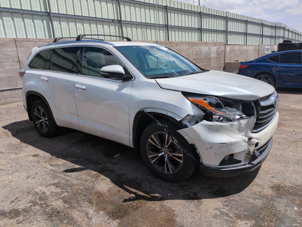 2016 Toyota Highlander Xle - Image 4