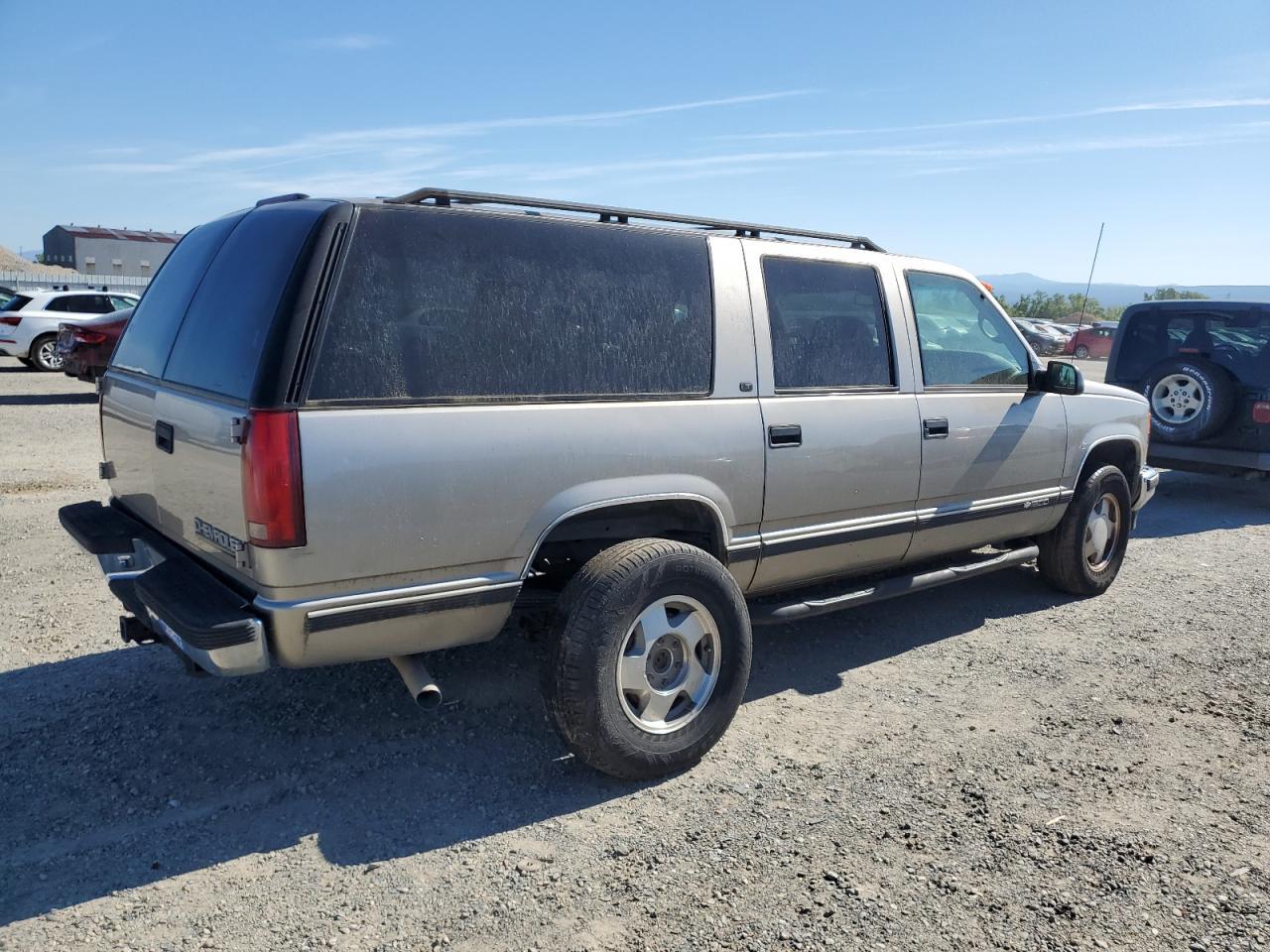 1999 Chevrolet Suburban K1500 - Фото 3