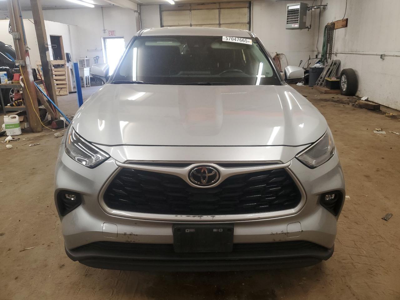 2023 Toyota Highlander L - Image 5