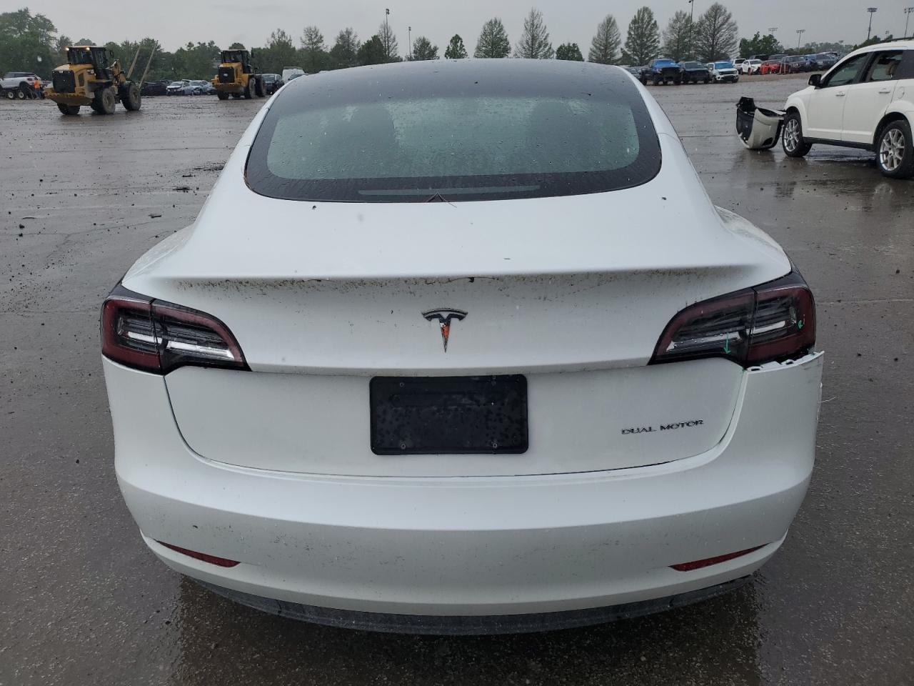 2023 Tesla Model 3 - Фото 6
