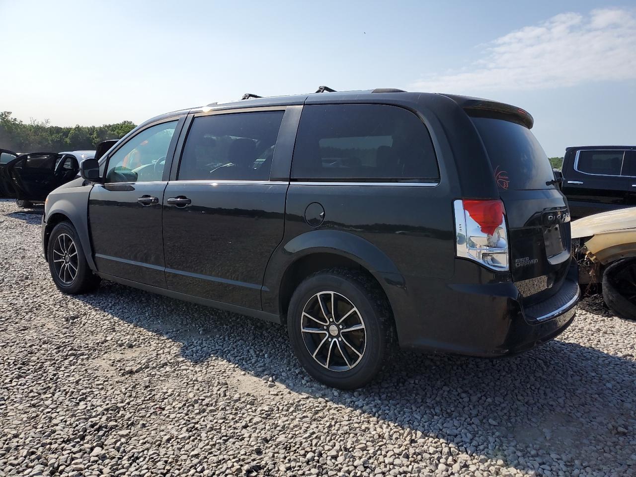 2018 Dodge Grand Caravan Sxt - Image 2