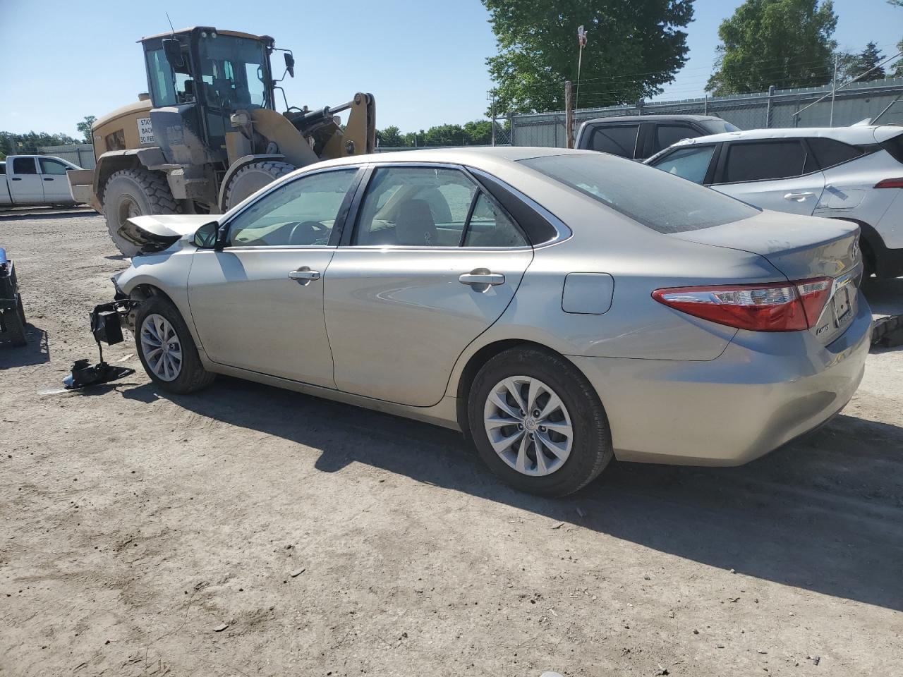 2015 Toyota Camry Le - Image 2