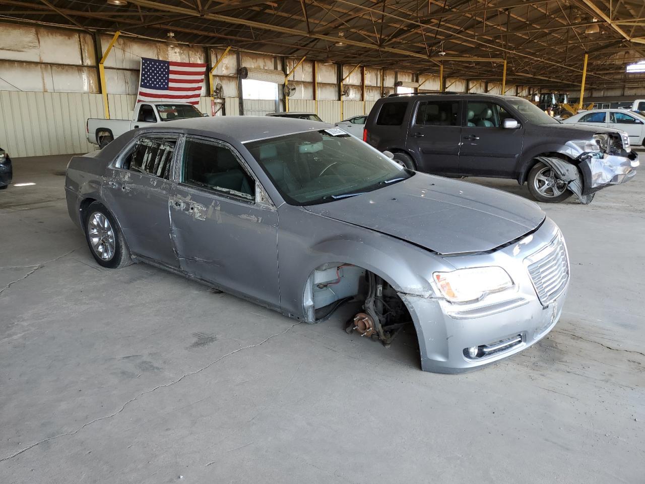 2013 Chrysler 300C - Фото 4