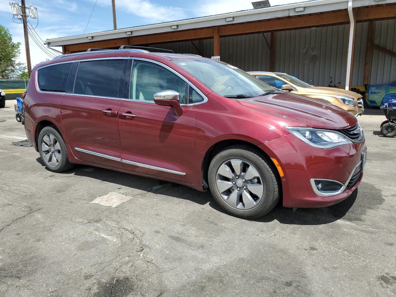 2018 Chrysler Pacifica Hybrid Limited - Image 4