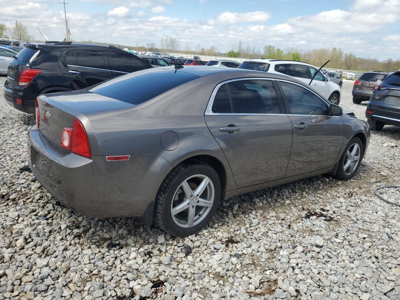 2011 Chevrolet Malibu Ls - Image 3