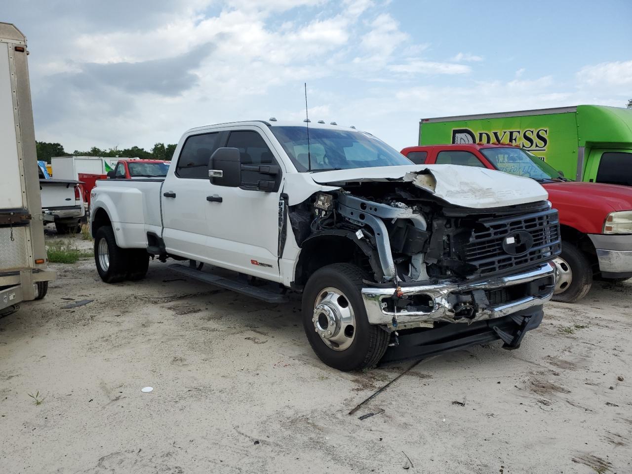 2024 Ford F350 Super Duty - Image 4