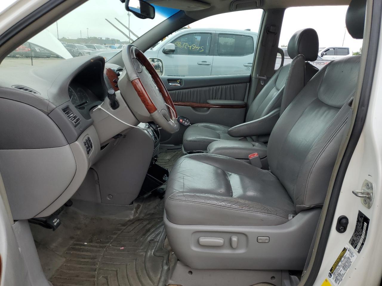 2005 Toyota Sienna Xle - Image 7
