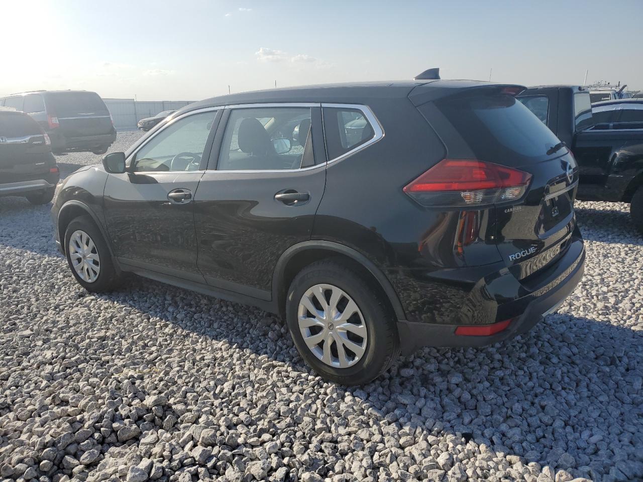 2017 Nissan Rogue S - Фото 2