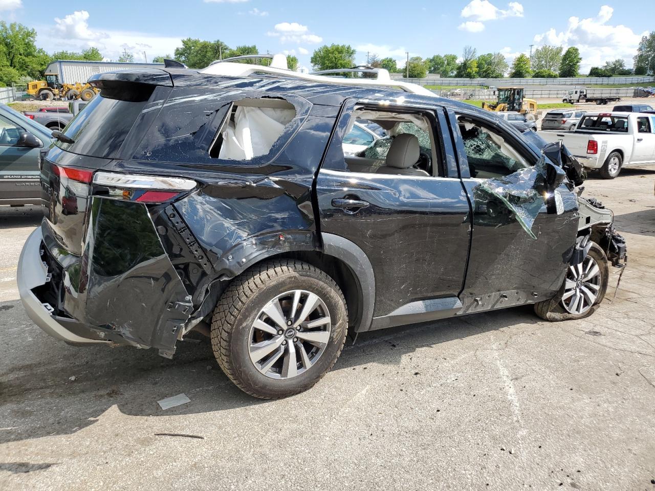 2023 Nissan Pathfinder Sl - Фото 3