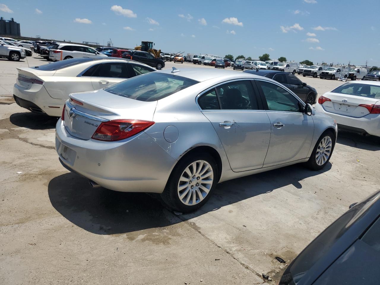 2013 Buick Regal Premium - Image 3