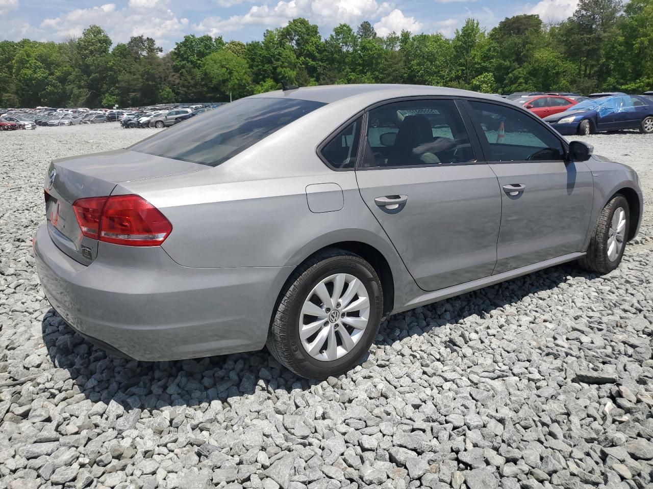 2013 Volkswagen Passat S - Image 3