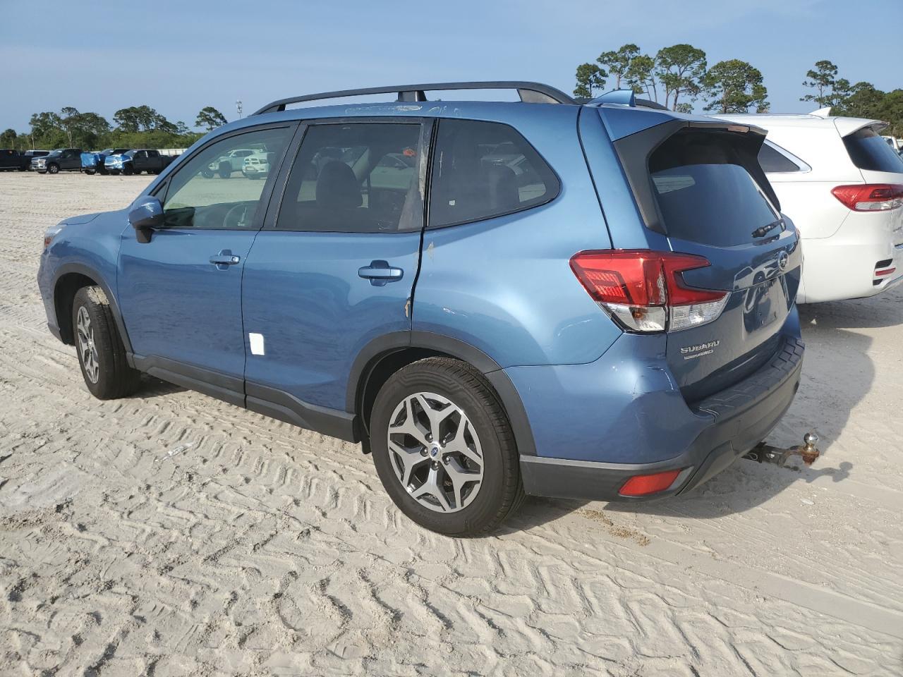 2019 Subaru Forester Premium - Фото 2