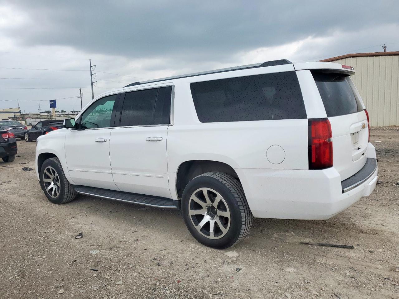 2018 Chevrolet Suburban C1500 Premier - Фото 2
