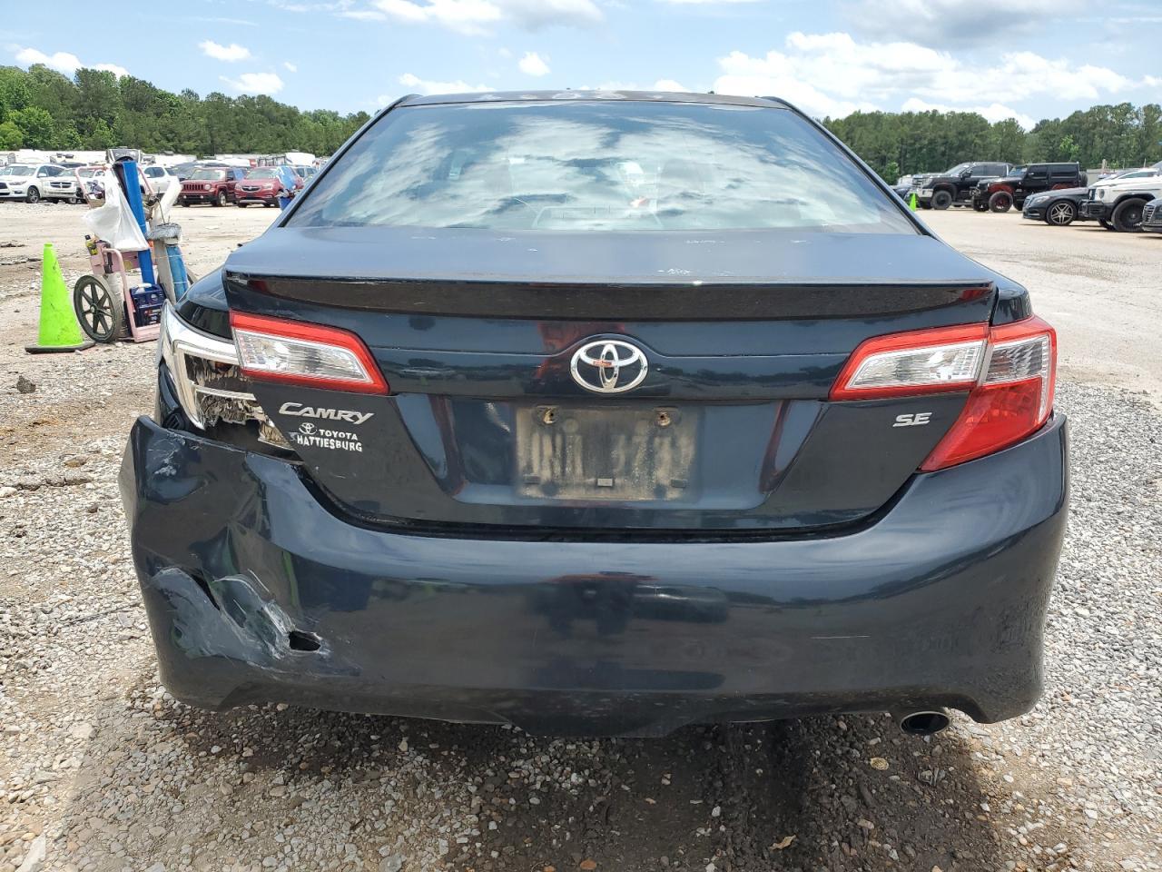 2014 Toyota Camry L - Фото 6