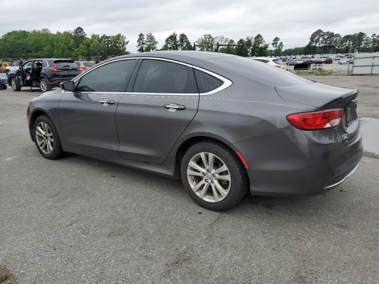 2015 Chrysler 200 Limited - Фото 2