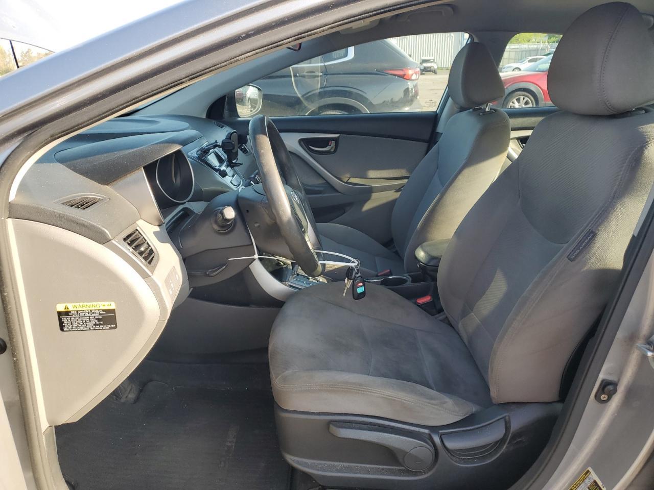2013 Hyundai Elantra - Image 7