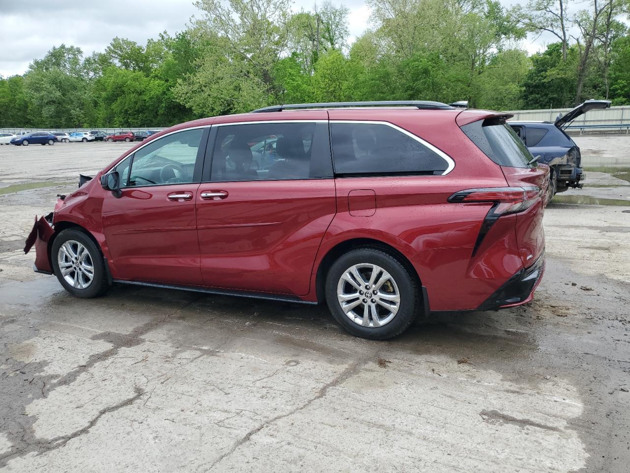 2022 Toyota Sienna Xse - Image 2