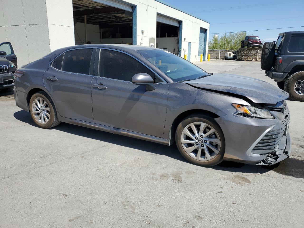 2023 Toyota Camry Le - Фото 4