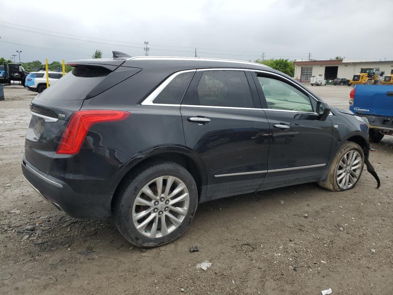 2017 Cadillac Xt5 Platinum - Image 3