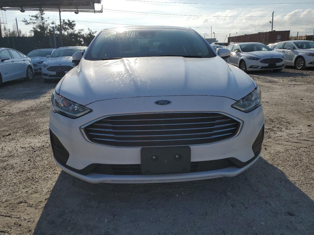 2020 Ford Fusion Se - Image 5