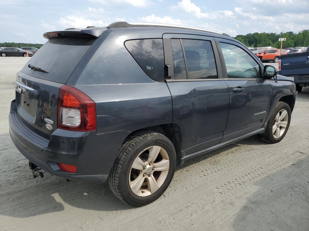 2014 Jeep Compass Latitude - Image 3