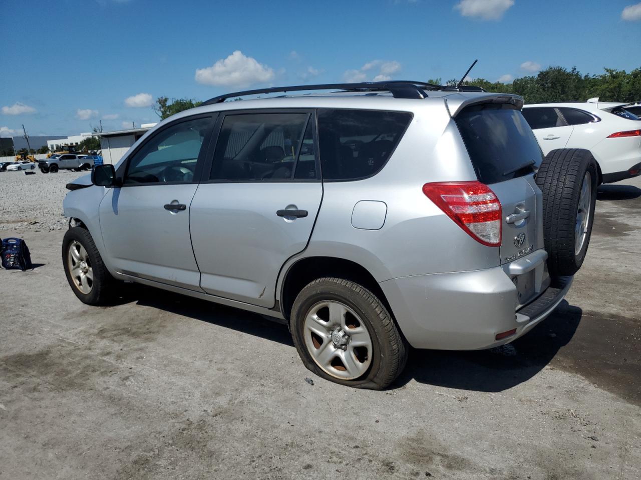 2010 Toyota Rav4 - Фото 2