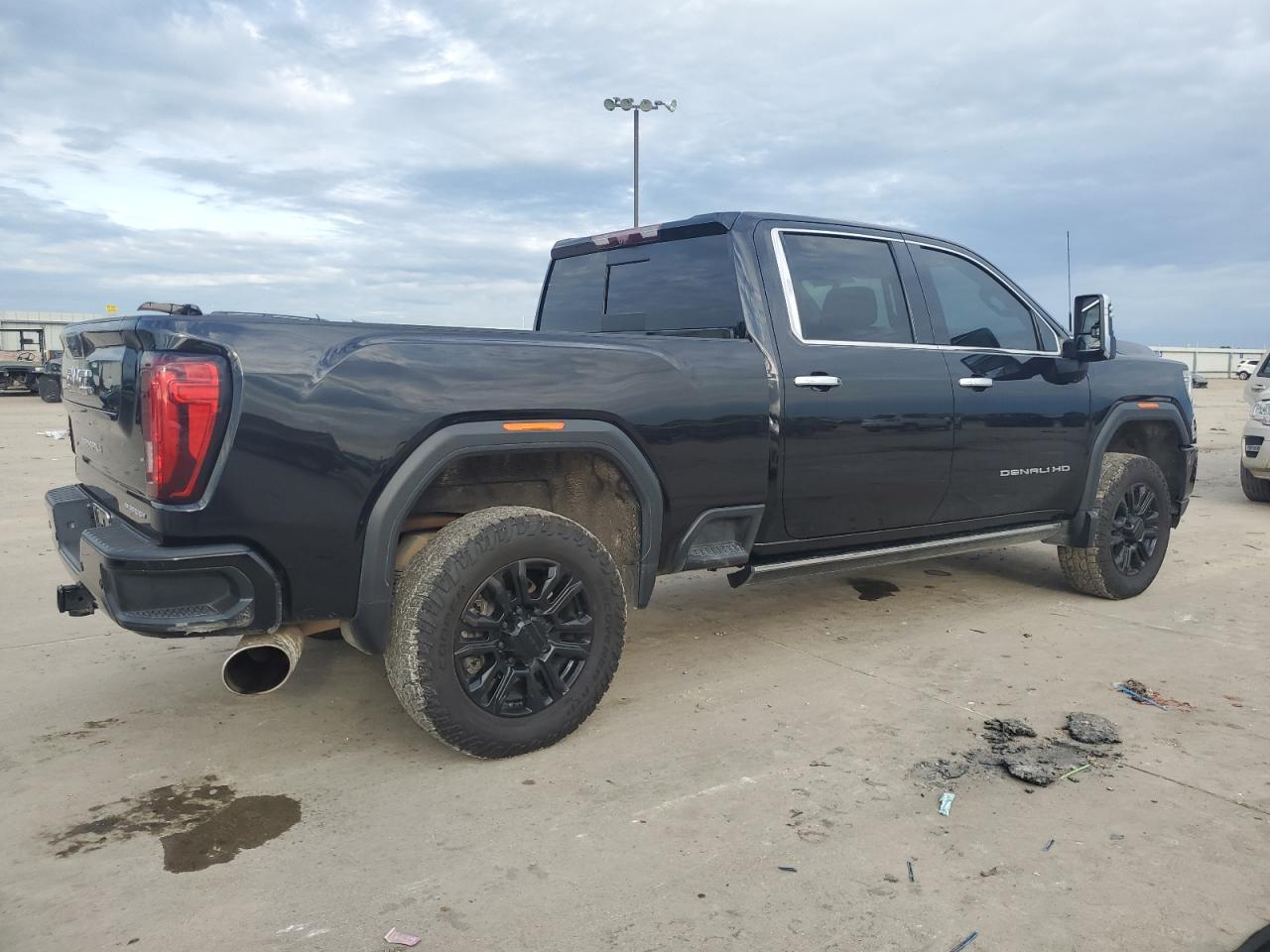 2022 GMC Sierra K2500 Denali - Image 3