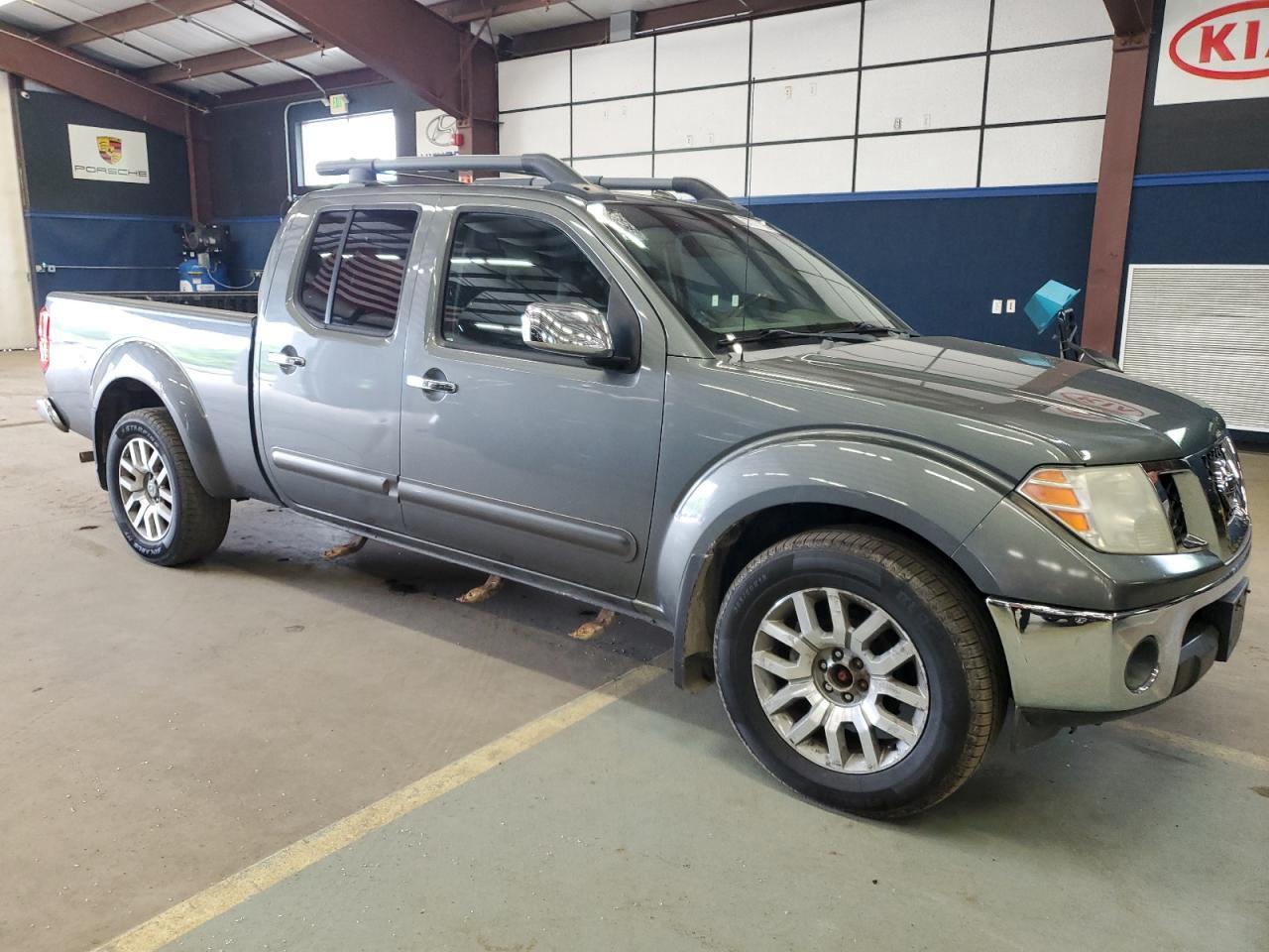 2009 Nissan Frontier Crew Cab Se - Image 4