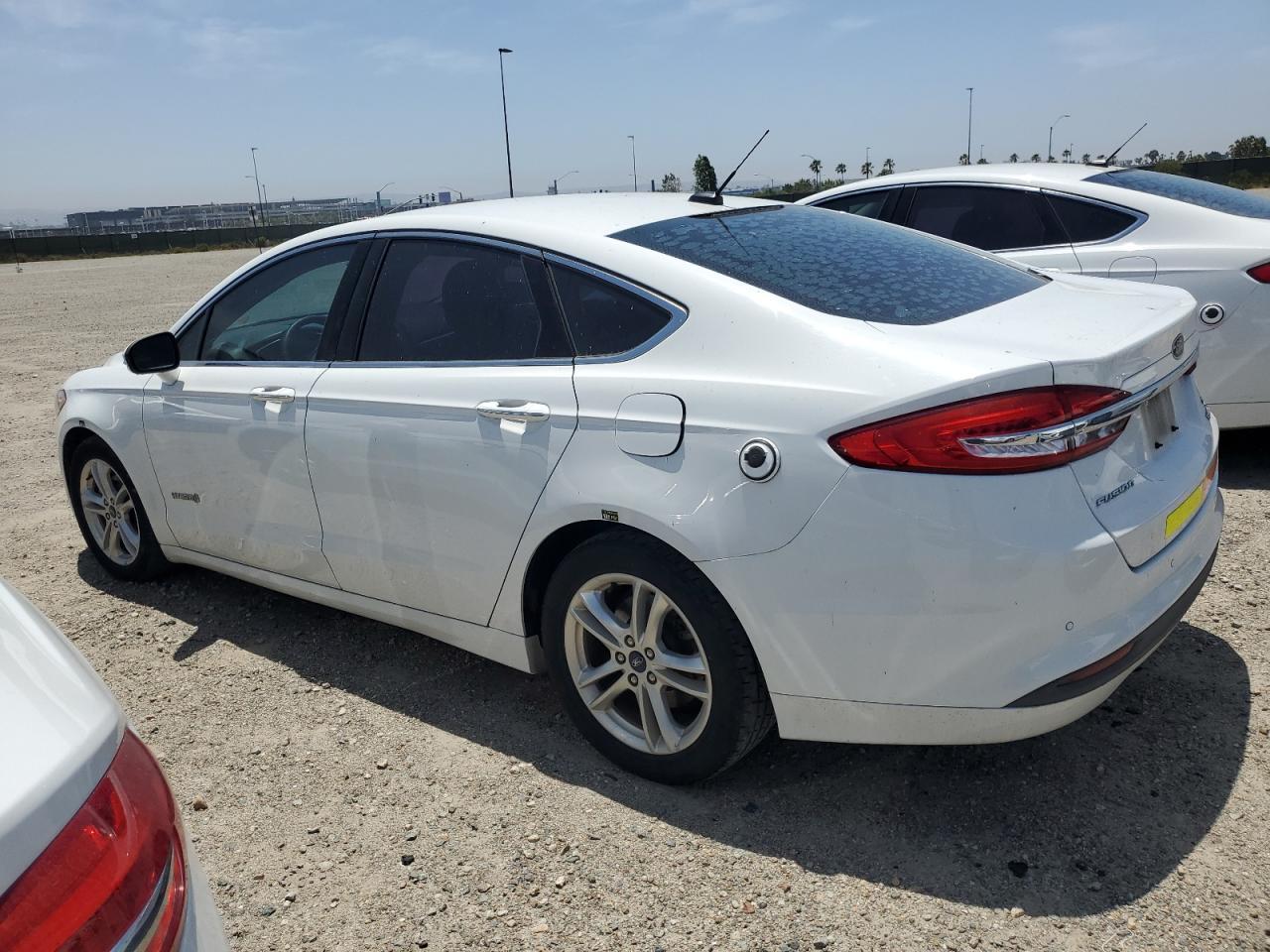 2018 Ford Fusion Se Hybrid - Image 2