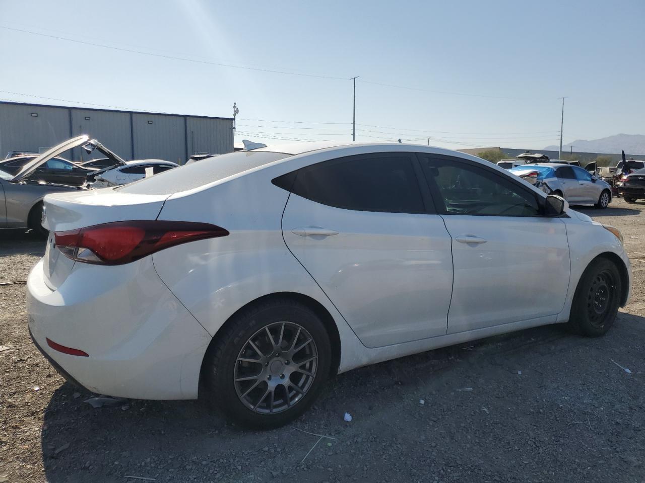 2016 Hyundai Elantra Se - Image 3