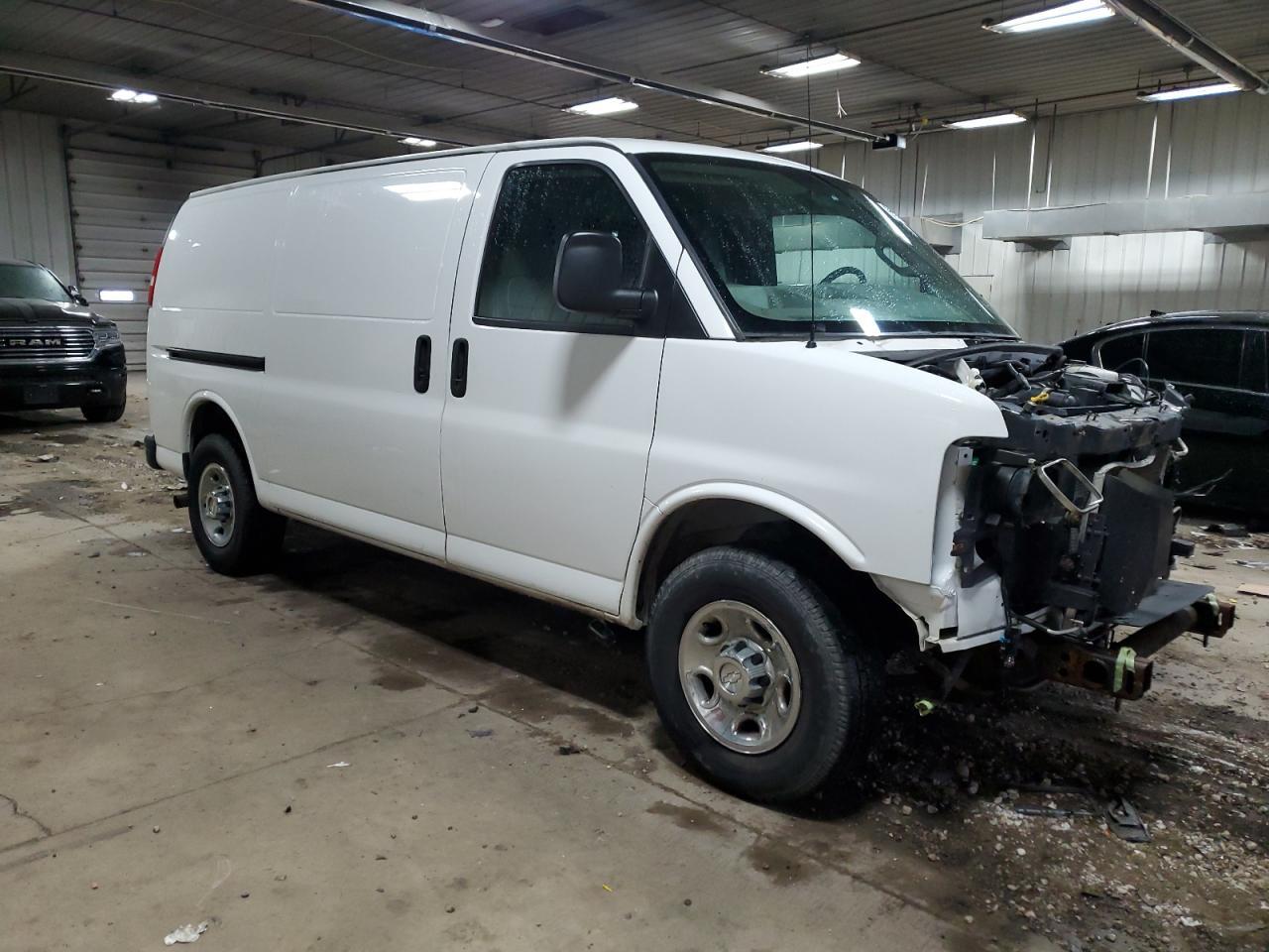 2016 Chevrolet Express G2500 - Image 4
