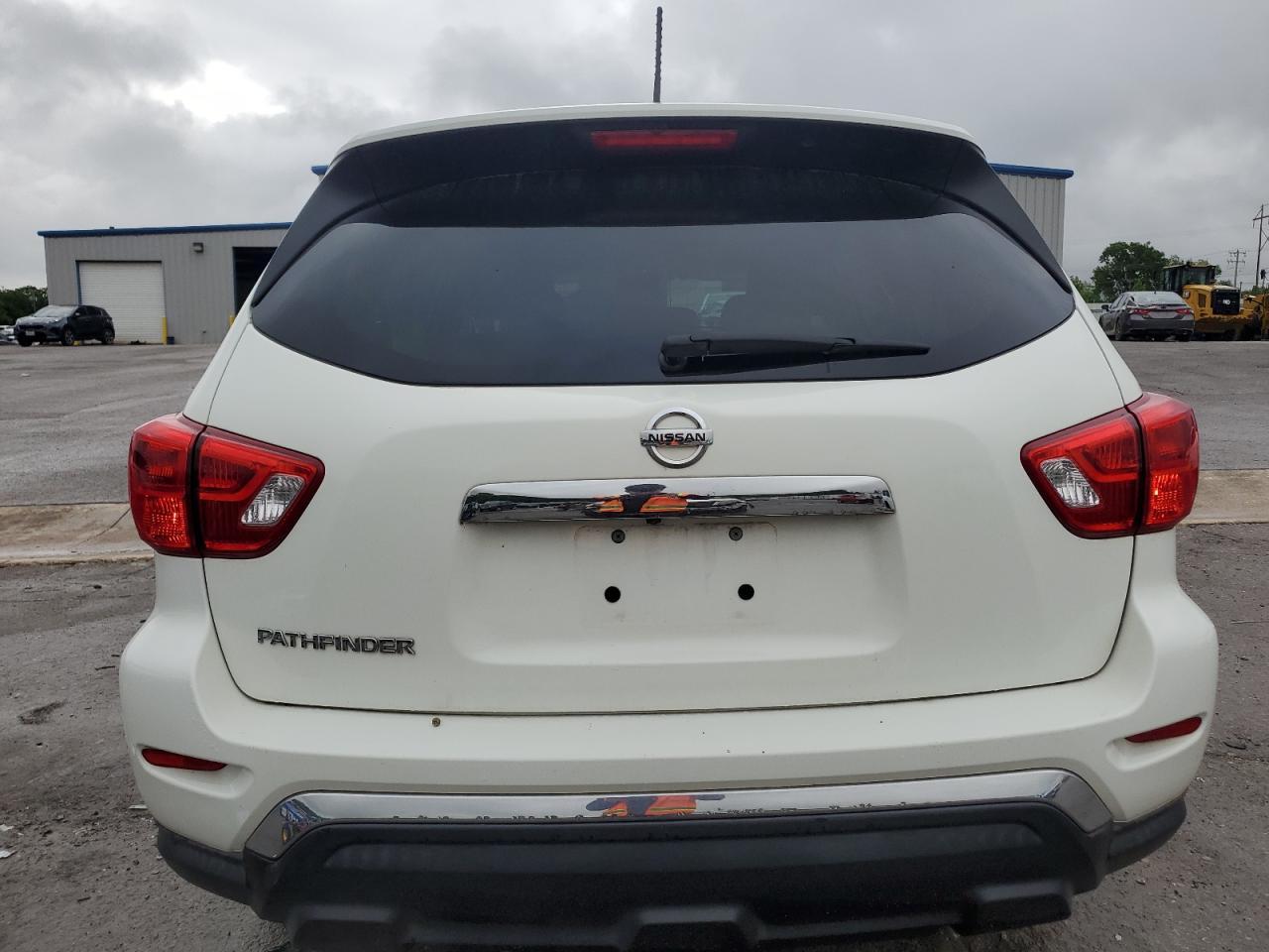 2017 Nissan Pathfinder S - Фото 6