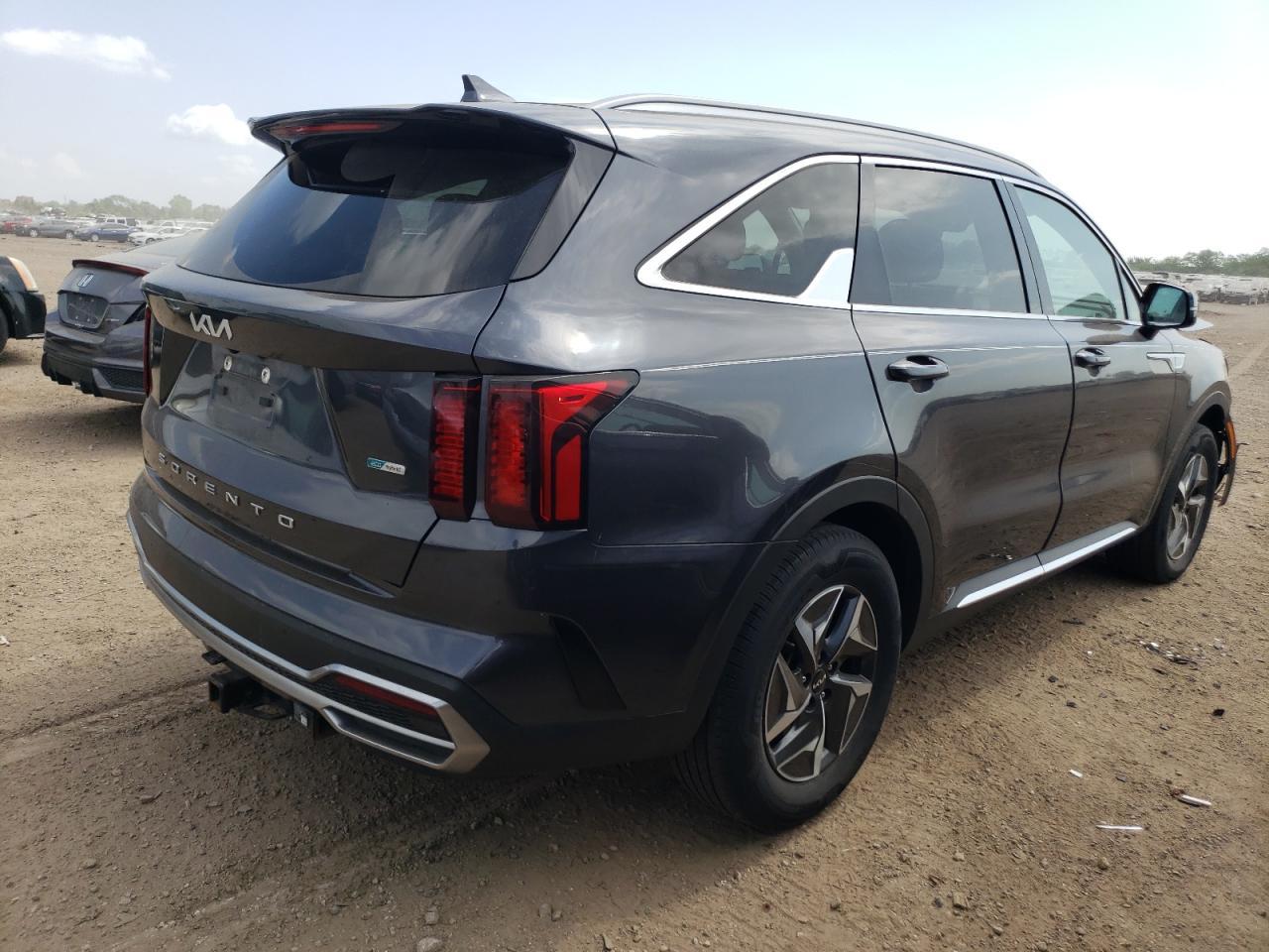 2022 Kia Sorento S - Фото 3