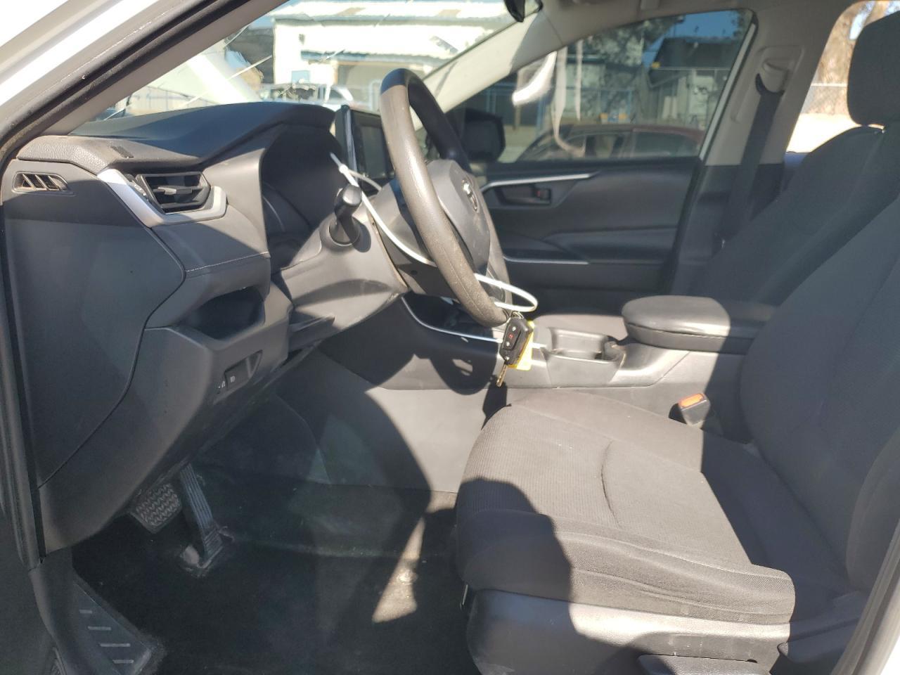 2019 Toyota Rav4 Le - Image 7