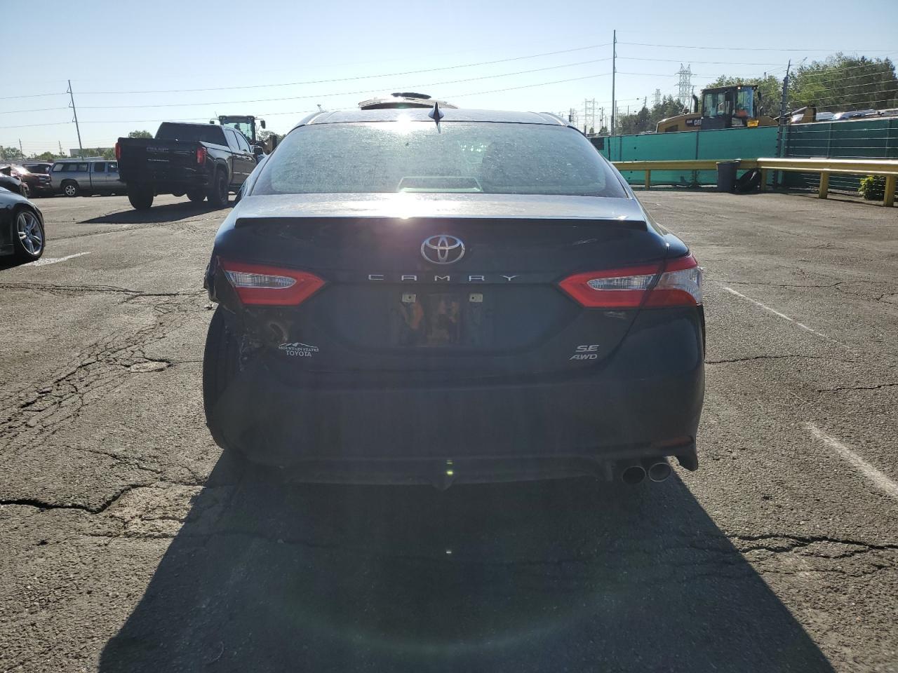 2020 Toyota Camry Se - Фото 6