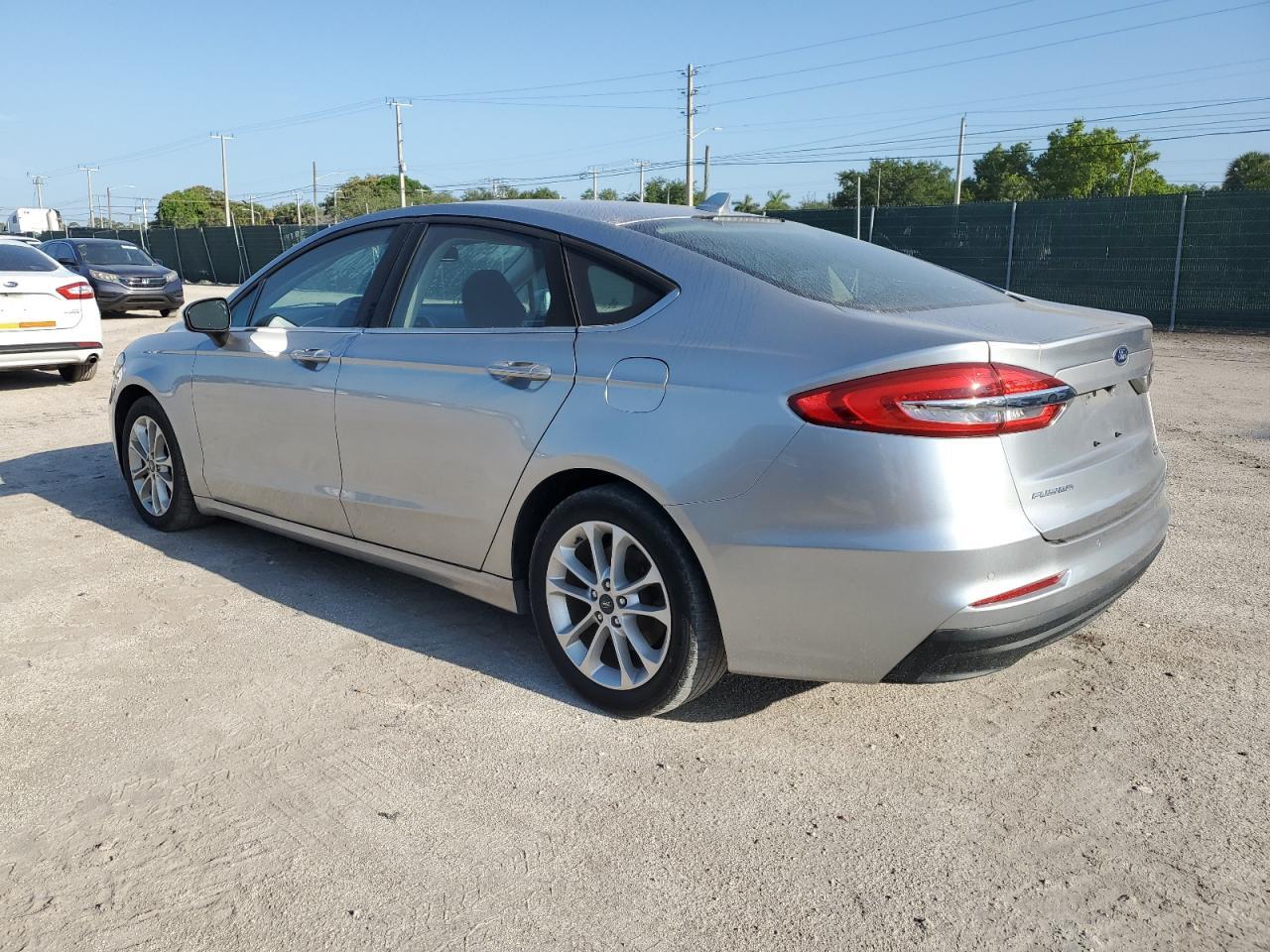 2020 Ford Fusion Se - Фото 2