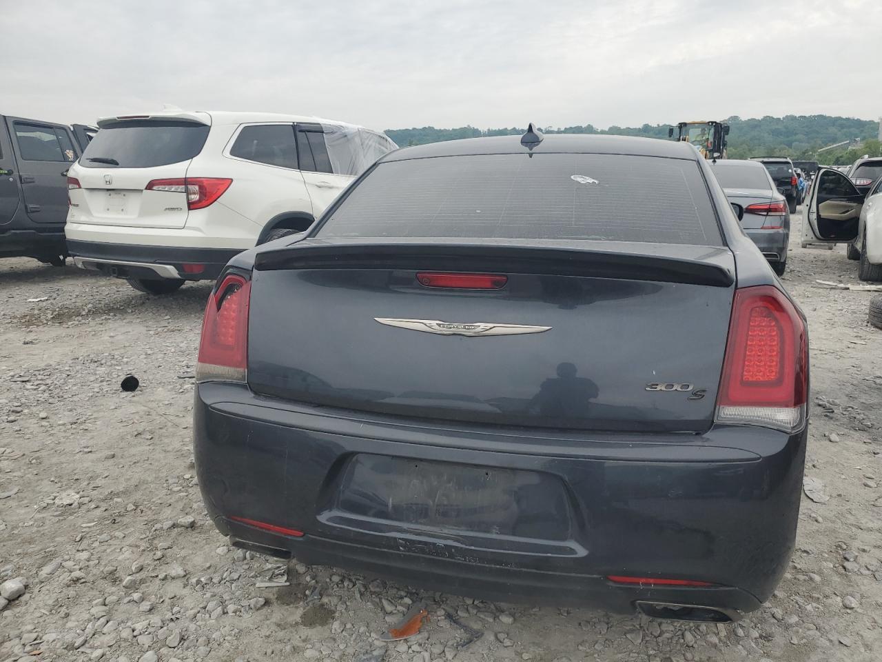 2017 Chrysler 300 S - Фото 6