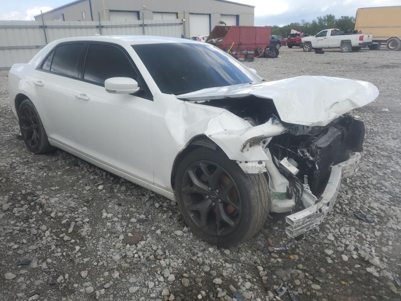 2021 Chrysler 300 S - Фото 4