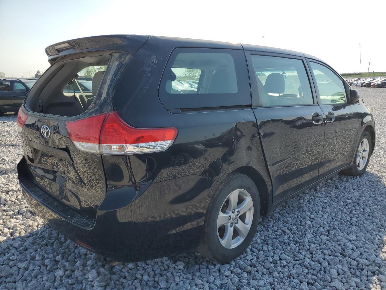 2014 Toyt Sienna - Image 3