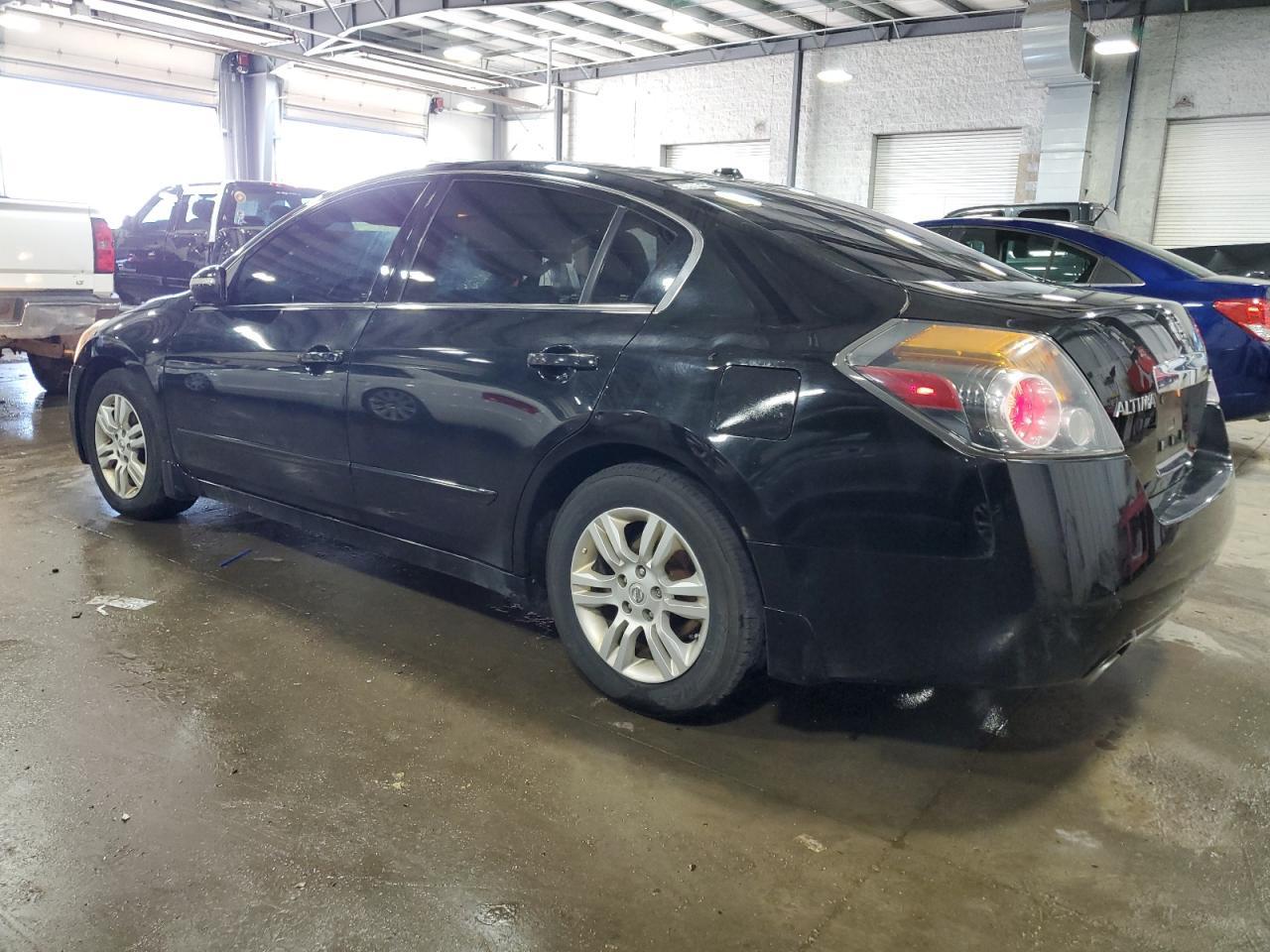 2012 Nissan Altima Base - Фото 2