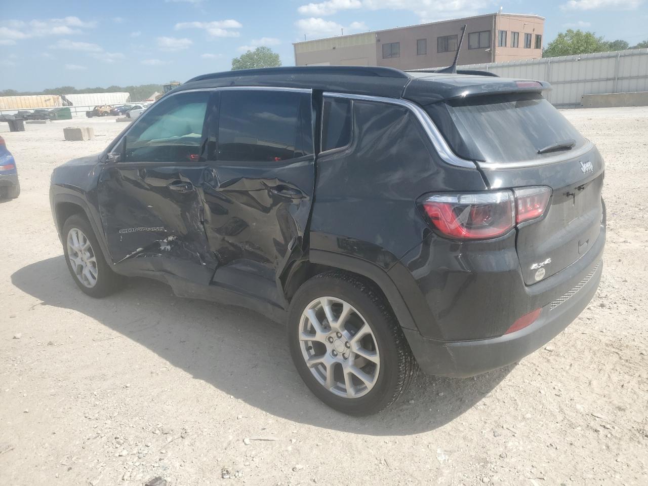 2024 Jeep Compass Latitude Lux - Image 2