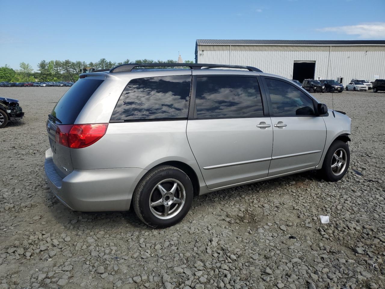 2004 Toyota Sienna Ce - Фото 3