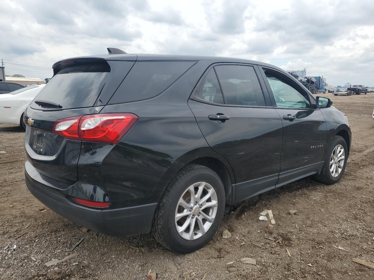 2019 Chevrolet Equinox Ls - Image 3
