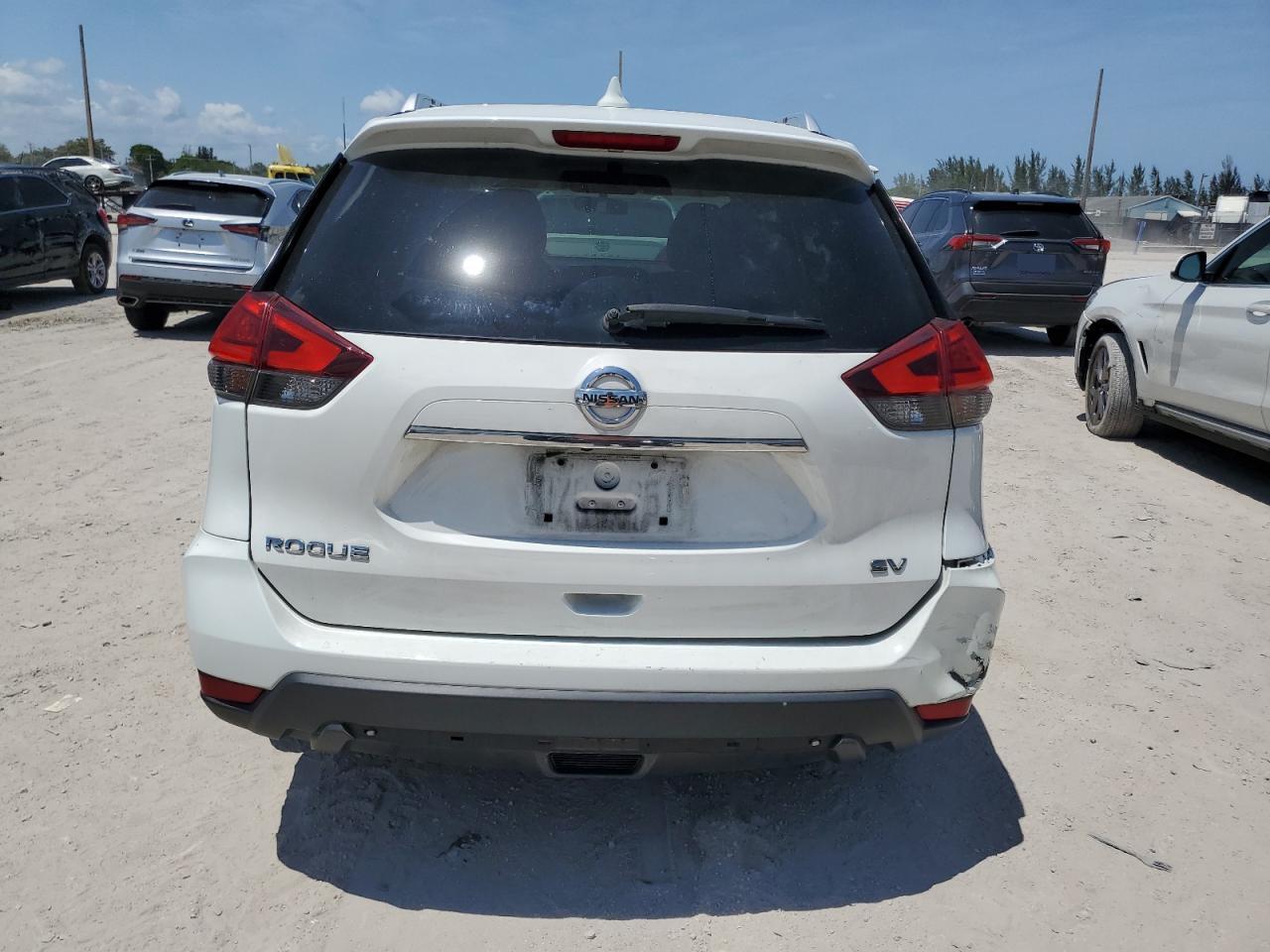 2017 Nissan Rogue S - Фото 6