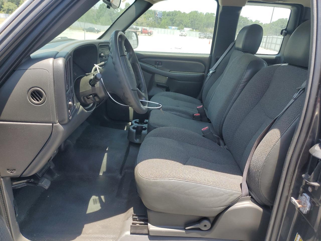 2004 Chevrolet Silverado C1500 - Image 7